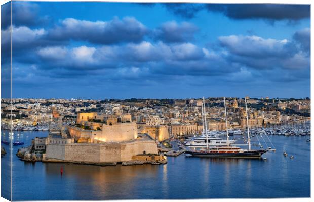 City of Birgu in Malta at Dusk Canvas Print by Artur Bogacki