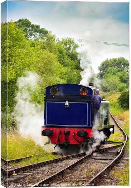Steam train ready to go! Canvas Print by Julie Tattersfield