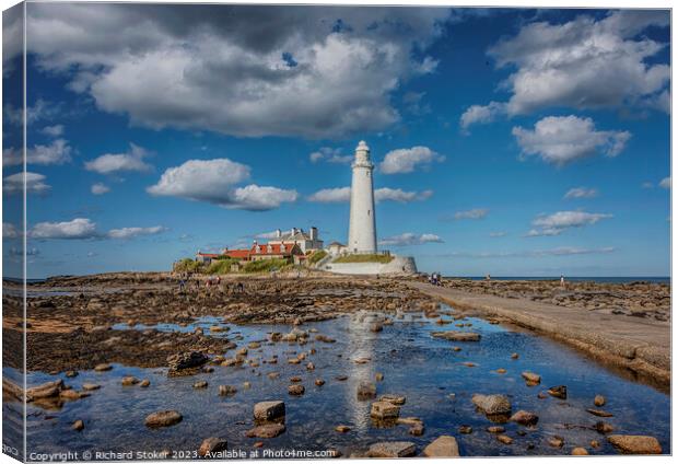 St Mary's Lighthouse Canvas Print by Richard Stoker