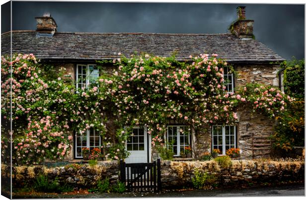 Garth Row Cottage, Lake District Cumbria Canvas Print by Maggie McCall