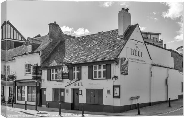 The Bell public house and hotel, Frogmoor, High Wycombe.  Canvas Print by Kevin Hellon
