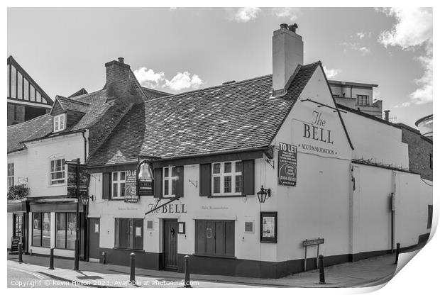 The Bell public house and hotel, Frogmoor, High Wycombe.  Print by Kevin Hellon