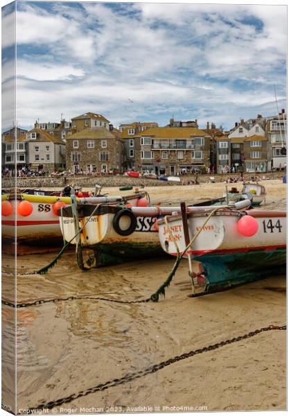 Boats and Beach at St Ives Cornwall Canvas Print by Roger Mechan