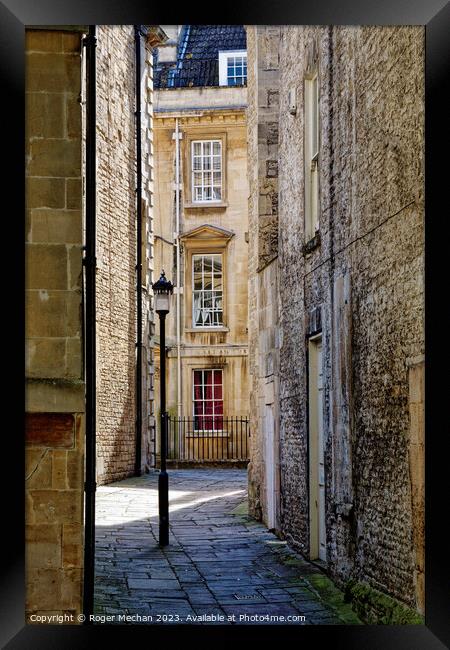 Back streets of Bath Somerset. Framed Print by Roger Mechan
