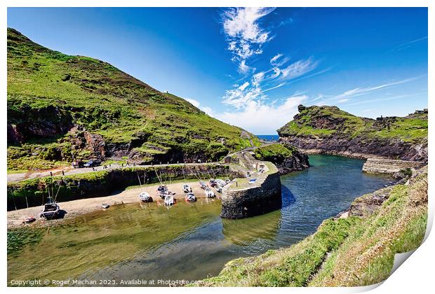 Boscastle harbour Cornwall Print by Roger Mechan