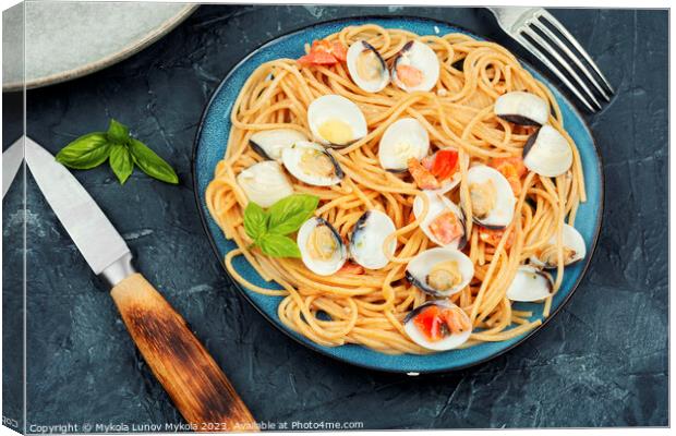 Italian spaghetti pasta with clams. Canvas Print by Mykola Lunov Mykola