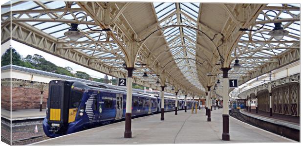 Glasgow train sitting at Wemyss Bay station Canvas Print by Allan Durward Photography