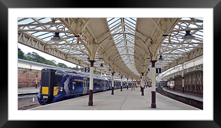 Glasgow train sitting at Wemyss Bay station Framed Mounted Print by Allan Durward Photography