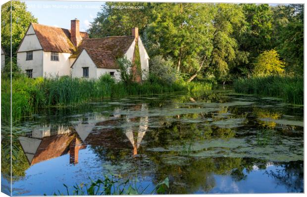  Willy Lott's House cottage, Flatford Mill Canvas Print by Ian Murray