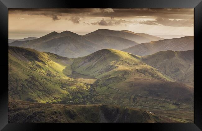 Maesgwm leading to the Snowdon Ranger path Framed Print by Rory Trappe