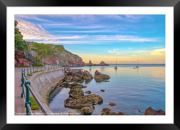 Anstey’s Cove, Torquay  Framed Mounted Print by Ian Stone