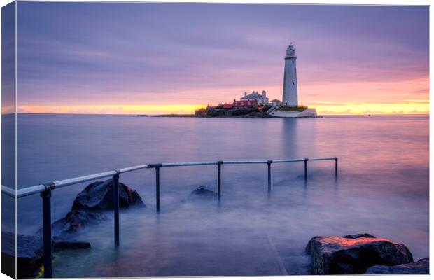 St Mary's Lighthouse Whitley Bay Canvas Print by Tim Hill