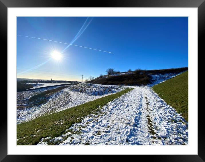 Blue Skies and Snow, Watergrove Reservoir  Framed Mounted Print by Gemma De Cet