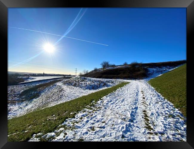 Blue Skies and Snow, Watergrove Reservoir  Framed Print by Gemma De Cet