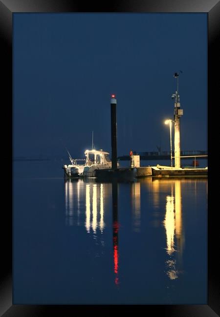 Fishing boat at the Hammerhead jetty in Brightlingsea  Framed Print by Tony lopez