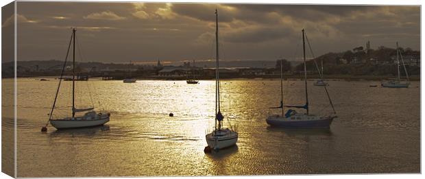 River Medway Sunset Canvas Print by Dawn O'Connor