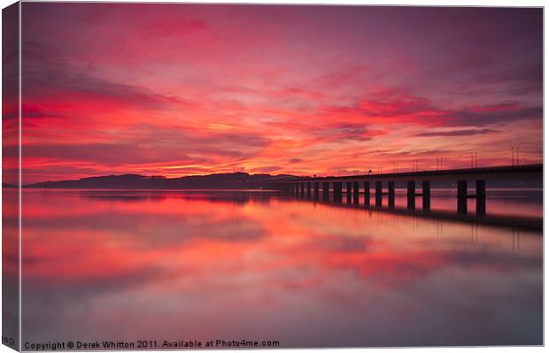 River Tay, Dundee Sunrise Canvas Print by Derek Whitton