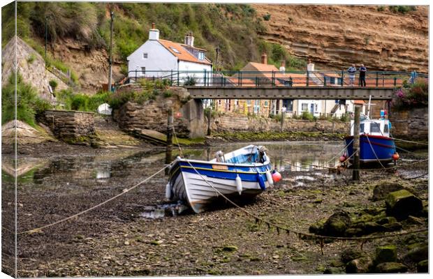 Staithes, North Yorkshire Canvas Print by Chris Yaxley