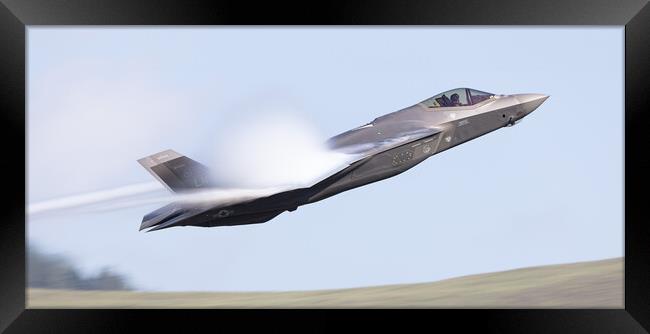 F35 generating fluff Framed Print by Rory Trappe