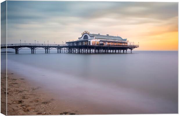 Cleethorpes Pier Lincolnshire Canvas Print by Steve Smith