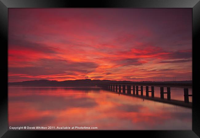 River Tay Sunrise Dundee Framed Print by Derek Whitton