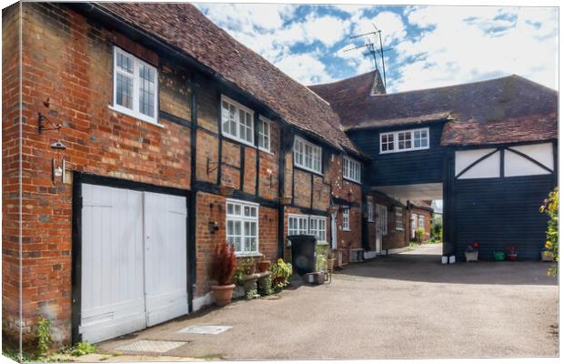 Entrance to mews cottages in  Old Amersham Canvas Print by Kevin Hellon