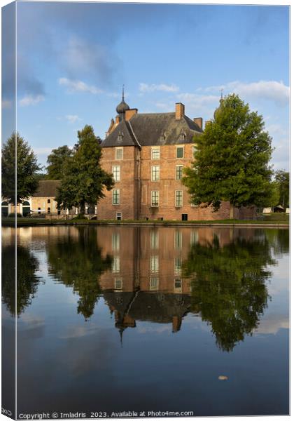 Early Morning, Cannenburg Castle, Netherlands Canvas Print by Imladris 