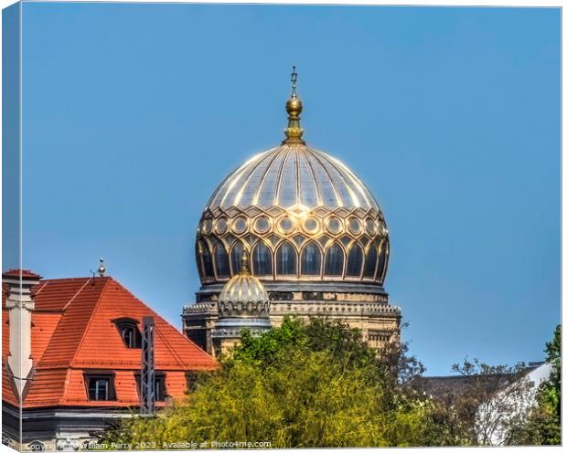 Golden Dome New Jewish Synagogue Berlin Germany Canvas Print by William Perry