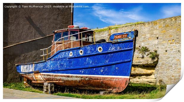 Old Boat at Burghead Print by Tom McPherson