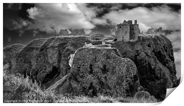 Dunnotter Castle Scotland Print by Tom McPherson