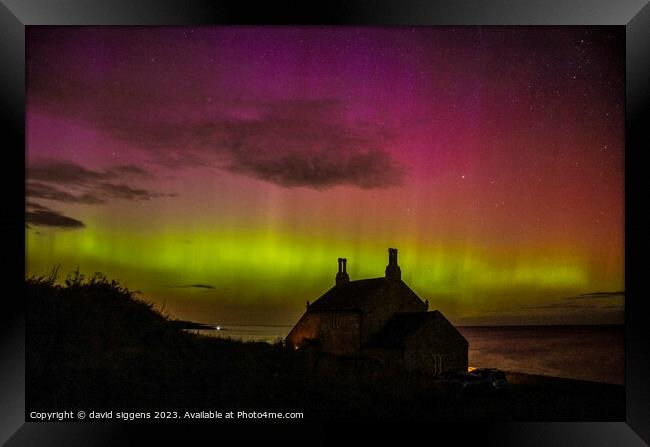 Aurora northumberland Howick Framed Print by david siggens