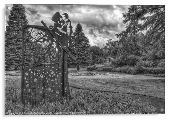 The Memorial and The Park - (Black and White.) Acrylic by 28sw photography