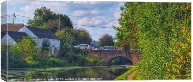 Calm by The Erewash. Canvas Print by 28sw photography