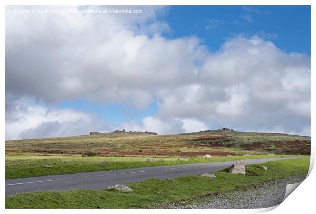 Staple tors view from carpark Print by Kevin White