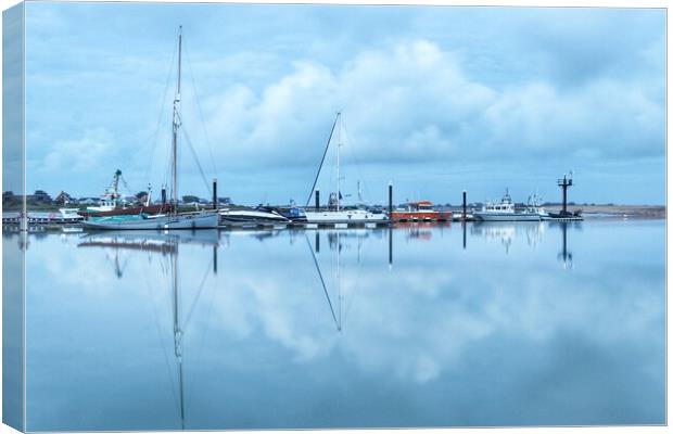 Brightlingsea Harbour in the morning blue  Canvas Print by Tony lopez