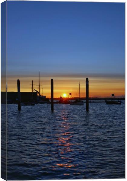 Sunrise over Brightlingsea Harbour  Canvas Print by Tony lopez