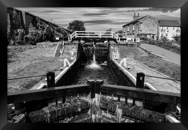 Oddy Locks Leeds Liverpool Canal - Leeds Framed Print by Glen Allen