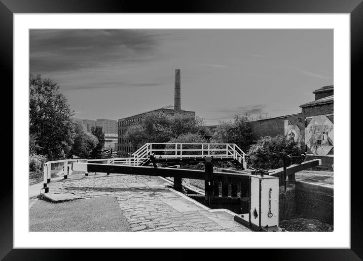 Oddy Locks Leeds Liverpool Canal Down Hill Framed Mounted Print by Glen Allen
