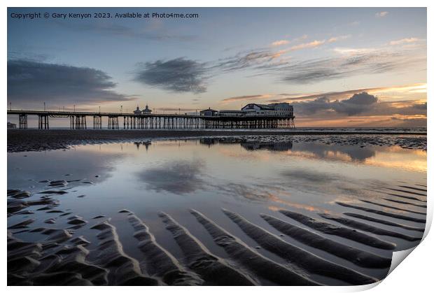 Down on the beach at Blackpool Print by Gary Kenyon