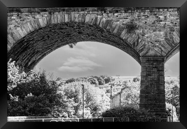 Todmorden Viaduct Framed Print by Glen Allen
