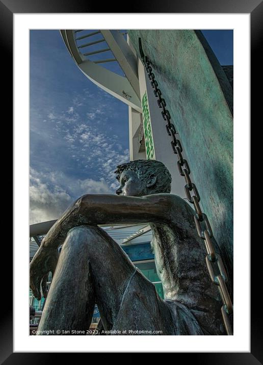 Jubilee statue Portsmouth  Framed Mounted Print by Ian Stone