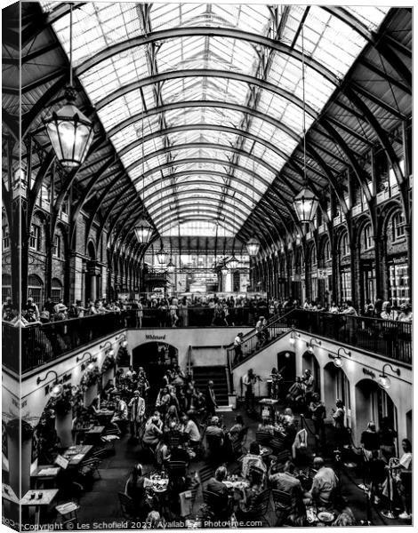 Black and white covent garden London  Canvas Print by Les Schofield