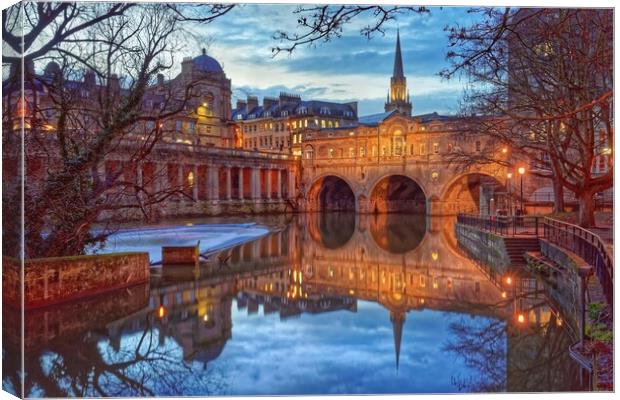 Pulteney Bridge and River Avon in Bath  Canvas Print by Darren Galpin