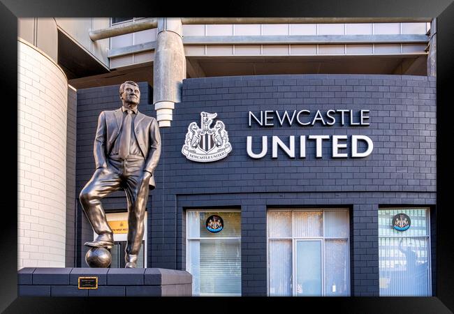 Sir Bobby Robson statue Newcastle United Framed Print by STADIA 