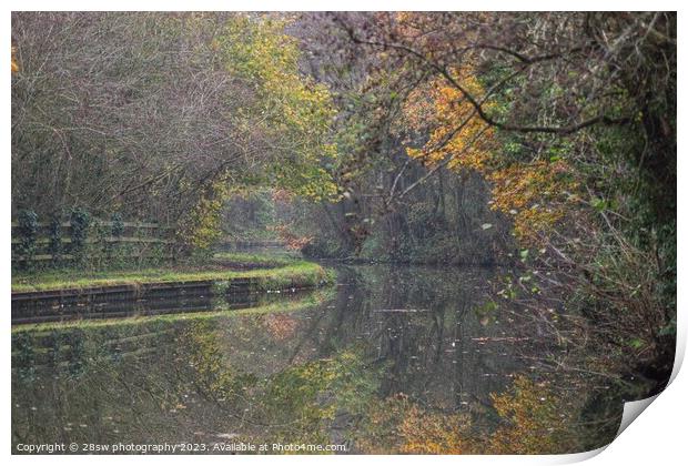 Finding a sense of Autumn Calm. Print by 28sw photography