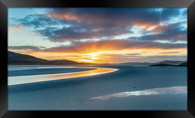 Sunset over the huge sandy beach at Luskentyre Framed Print by Helen Hotson