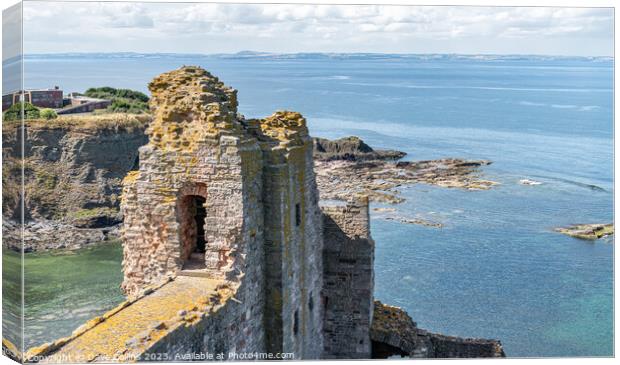 The top of the wall of Tantallon Castle with the North East tower, North Berwick, East Lothian, Scotland Canvas Print by Dave Collins