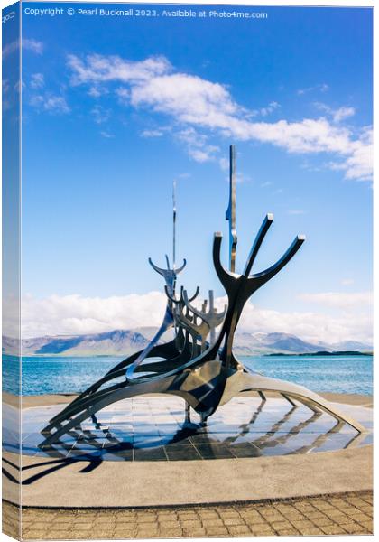 Reykjavik Solfar Sculpture (Sun Voyager) Canvas Print by Pearl Bucknall