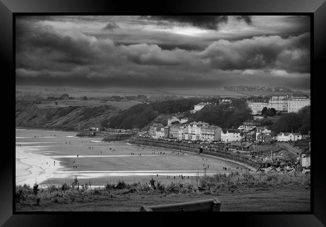 Filey Bay 2023 Mon From Filey Bring Framed Print by Glen Allen