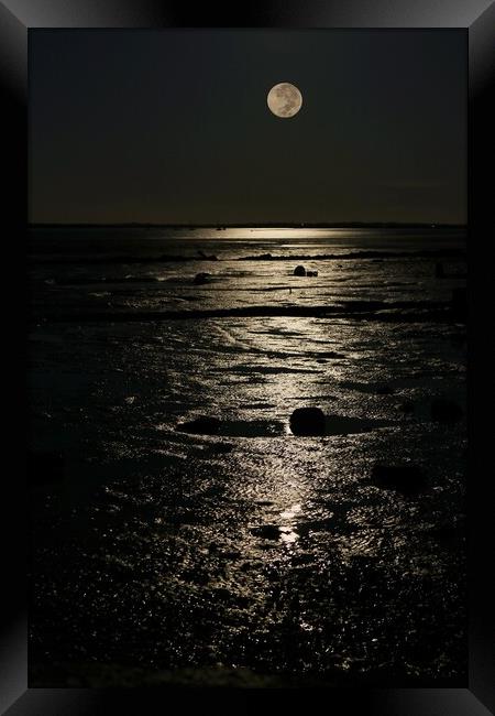 Full moon down over the Brightlingsea Creek  Framed Print by Tony lopez